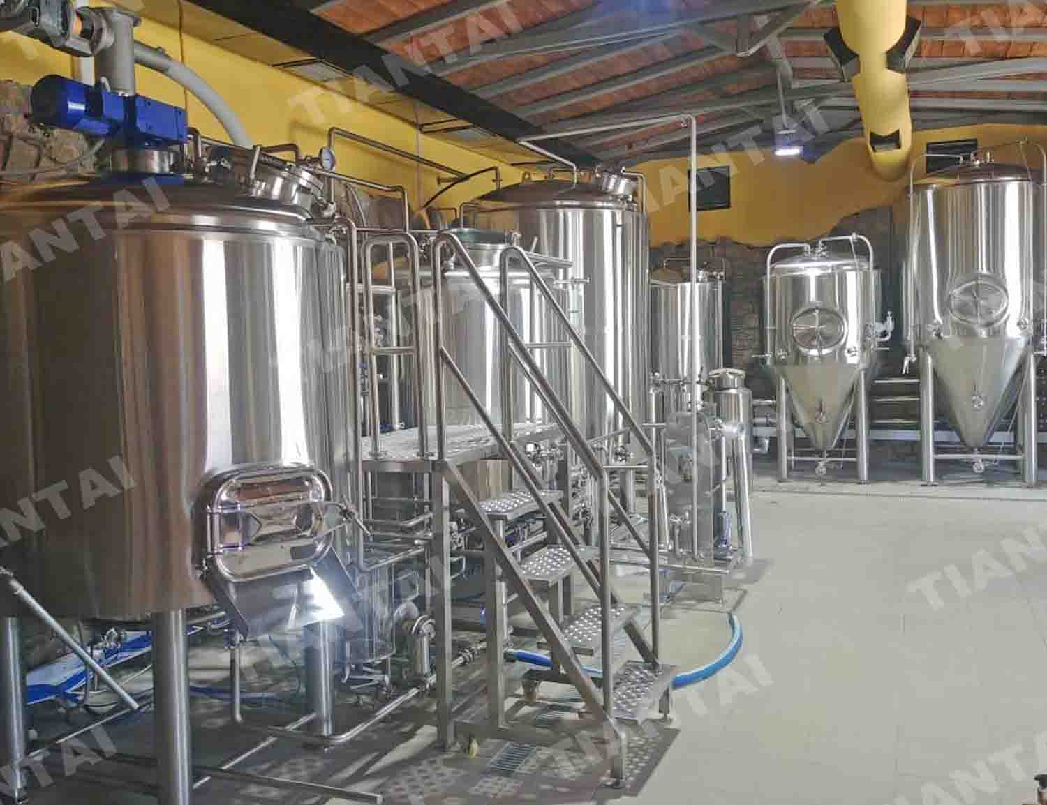 <b>1200L Beer Brewery System Finished Installing in Greece</b>